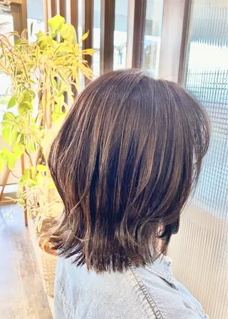 ミディアム 鈴木 千恵子のヘアスタイル