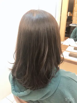 セミロング 垢抜け透明感カラー 🌻篠崎梓🌻のヘアスタイル