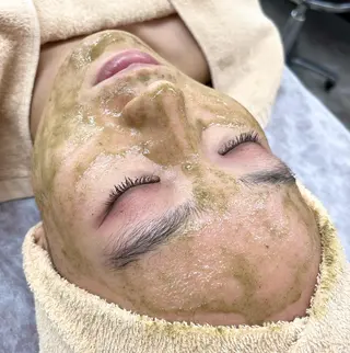 𝑟𝑖𝑛𝑎🤍 耳つぼ&マツエクのマツエク・マツパデザイン