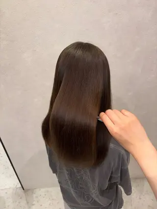 セミロング カラー 山田 梨央のヘアスタイル