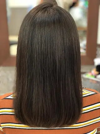 セミロング カラー 白髪ぼかし脱白髪染め 大塚綾のヘアスタイル