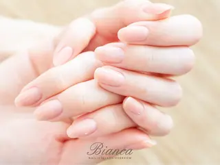 ネイル Bianca関内 USUI🐢のネイルデザイン