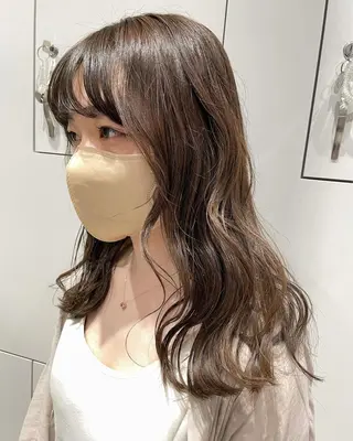 セミロング カラー ヘアアレンジ 耳つぼ屋さん ‎🤍りりのヘアスタイル