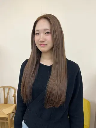 カラー yuka/ロング/ レイヤーカットモデルのヘアスタイル