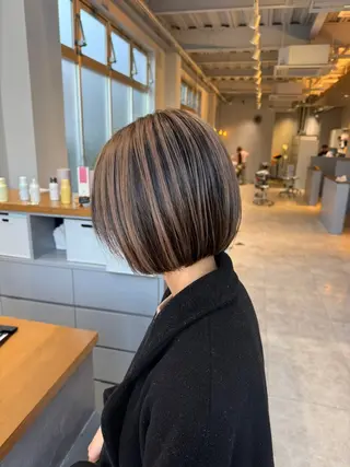 カラー エマ ピボット 中川店所属・富原崇太/透明感カラ ー/切りっぱなしボブのヘアスタイル