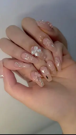 ネイル Lily Lily のネイルデザイン