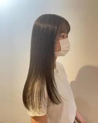 ロング あやか/ベージュ /透け感カラーのヘアスタイル