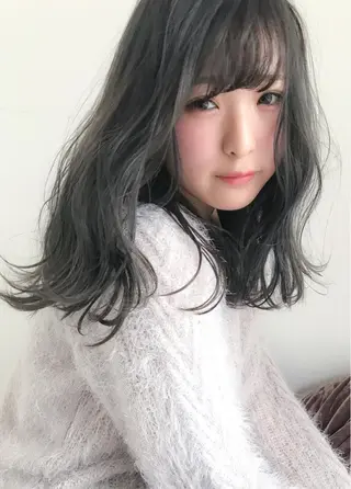 セミロング 💫カットはなんでも 得意です✂️のヘアスタイル