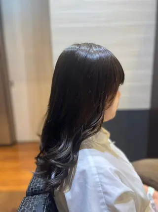 ミディアム カラー 岩下 陽万里のヘアスタイル