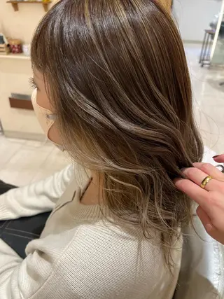 カラー 久永 菫のヘアスタイル