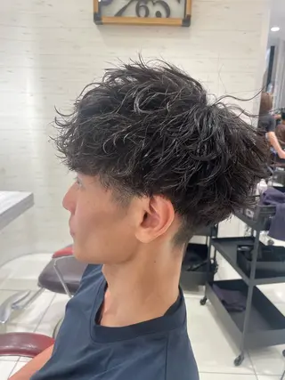 パーマ メンズ EARTH 山﨑龍馬のヘアスタイル