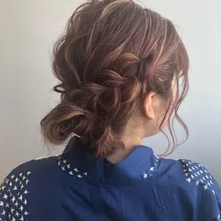 ミディアム ヘアアレンジ mano+所属・砂田 はるかのネイルデザイン