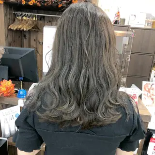 ミディアム 🌈ハイトーン/ ワタル🌈のヘアスタイル