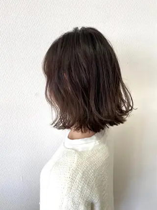 ミディアム 山本 茉希のヘアスタイル
