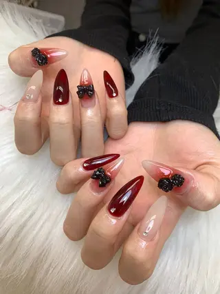 ネイル T•Lee Nailsalon所属・Lily. Leeのネイルデザイン