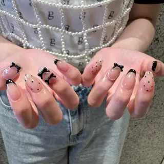 ネイル RIEKO🍒 ワンホン♡推しネイルのネイルデザイン