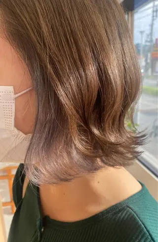 ミディアム カラー ヘアアレンジ tomona. iの眉毛・アイブロウイメージ