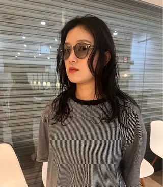 ミディアム パーマ リリカ🐈‍⬛ブリー チカラー/上永谷のヘアスタイル