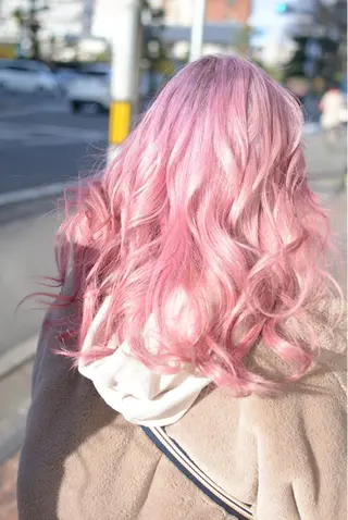 セミロング レディース専用🌷咲 の垢抜けブリーチ部屋のヘアスタイル