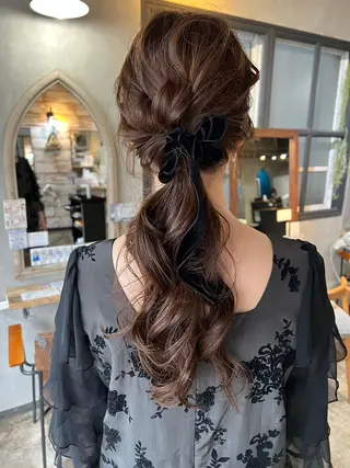 セミロング カラー ヘアアレンジ ツキノキ ミナのヘアスタイル