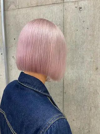 ショート カラー ネイル マツエク・マツパ アイブロウ ⭐ハイトーンブリーチ ミルクティーピンクのヘアスタイル