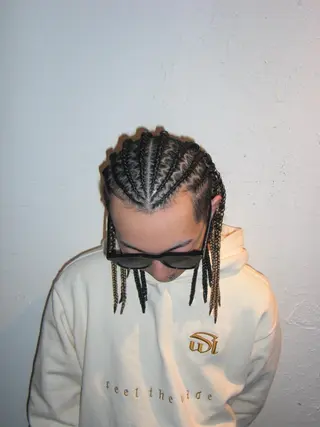 ヘアアレンジ メンズ コーンロウ／ブレイズ SYUのヘアスタイル