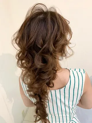 ヘアアレンジ HAIR MAKE Riza所属・谷口 弥生のヘアスタイル