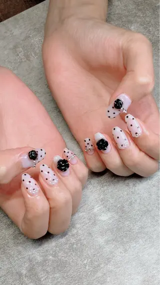 ネイル haleyume所属・shino🌟 痛ネイルのネイルデザイン