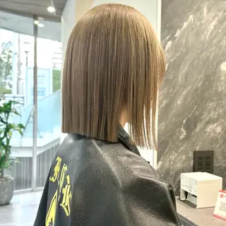 ショート カラー 🤍ハイトーン 🤍VIVIE🤍のヘアスタイル