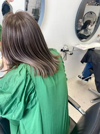 ミディアム 🌈新田 みどり🌈のヘアスタイル