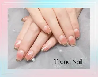 ミディアム トレンド ネイル スタジオのネイルデザイン