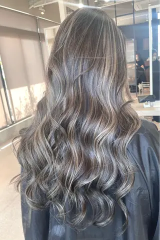 ロング カラー Lia所属・皆木 智晴のヘアスタイル