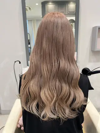 ロング カラー クルミ🤍 ミルクティーベージュのヘアスタイル