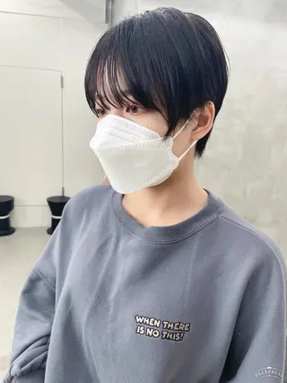 ショート nuu所属・💜ショート💜 ウルフ、ボブ二色亜美のヘアスタイル