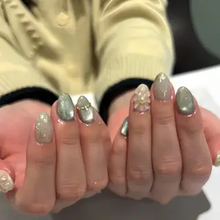 ネイル 白石 綾音のネイルデザイン