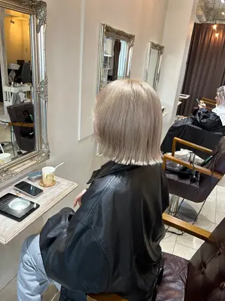 ショート Maho/海外 レイヤー/ハイトーンのヘアスタイル