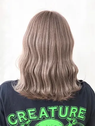 ミディアム カラー ANNA /艶髪/ハイトーンのヘアスタイル