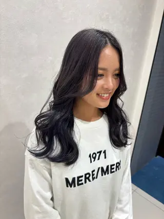 セミロング カラー 石坂 瀬音のヘアスタイル