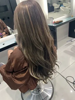 ロング カラー 村山 佳穂のヘアスタイル