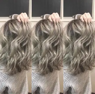 セミロング カラー rollen所属・美魔女 美容師NAOのヘアスタイル