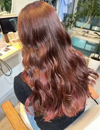 ロング オノ アイラのヘアスタイル