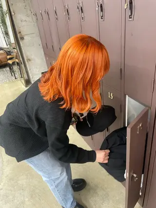 ミディアム 鈴木瑛里／ブロンド ベージュ／男女のヘアスタイル