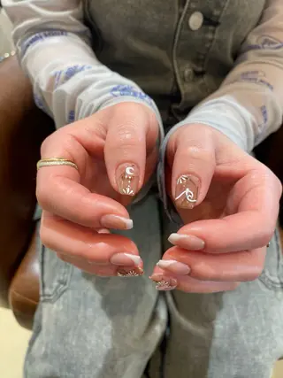 ネイル EARTH coiffure beaute 東松山店所属・町田 杏花のネイルデザイン