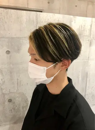カラー メンズ レイヤー/韓国 ハイトーン興津史弥のヘアスタイル