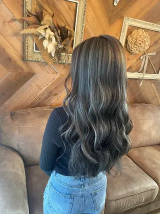 カラー LA BELLA所属・LA BELLA マリナのヘアスタイル