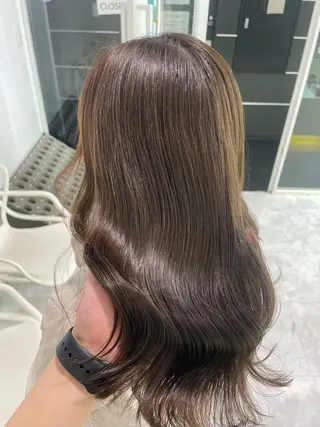 セミロング カラー ヘアアレンジ ☁️縮毛矯正✖️ 透明感☁️りくのヘアスタイル