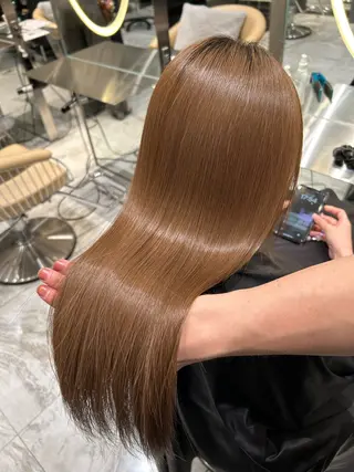 ロング 🥇KEN /レイヤー/艶カラーのヘアスタイル