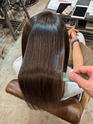 セミロング 美髪矯正/縮毛矯正/ 髪質改善/店長 山下のヘアスタイル
