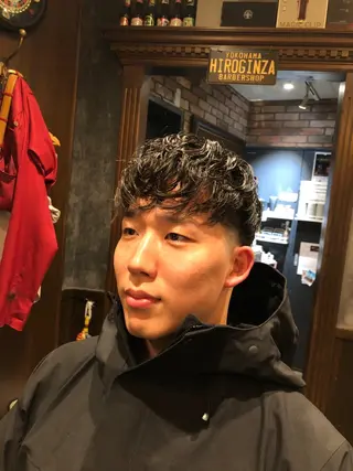 ミディアム パーマ ヒロ銀座所属・横浜 ヒロ銀座　米村克麻のヘアスタイル