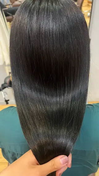 ロング カラー Garland 表参道所属・ミディアムレイヤー/ 艶カラー🎀 emiのヘアスタイル